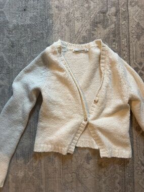 Abercrombie xsmall Cozy Cream Knit Cardigan